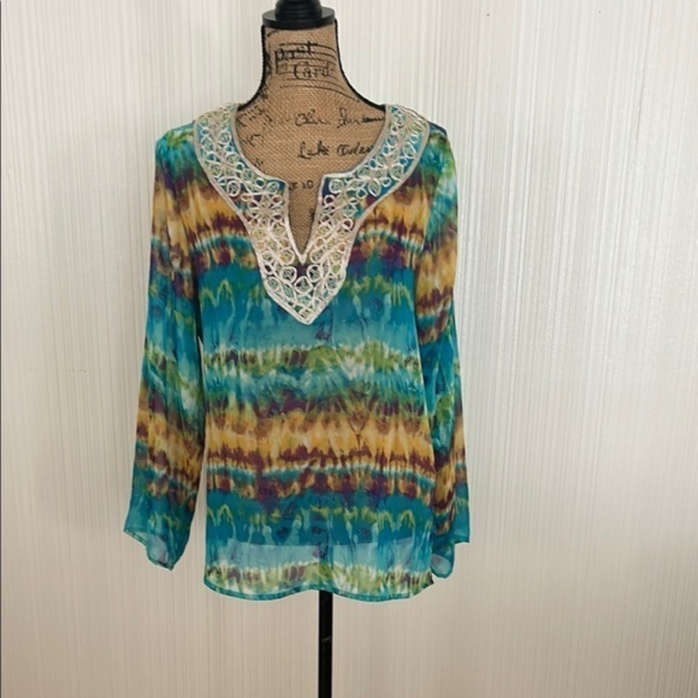 Theme Blue and Green Graphic Long Sleeve Blouse